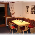 Haus Saumspitz Lägenhet Sankt Anton am Arlberg