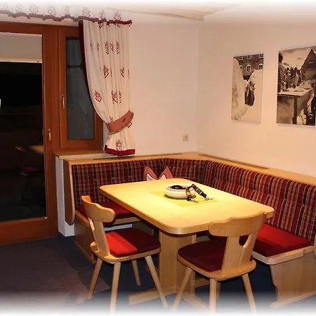 Haus Saumspitz Lägenhet Sankt Anton am Arlberg